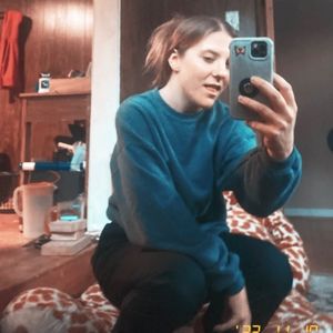 Meet your Posher, Chloe